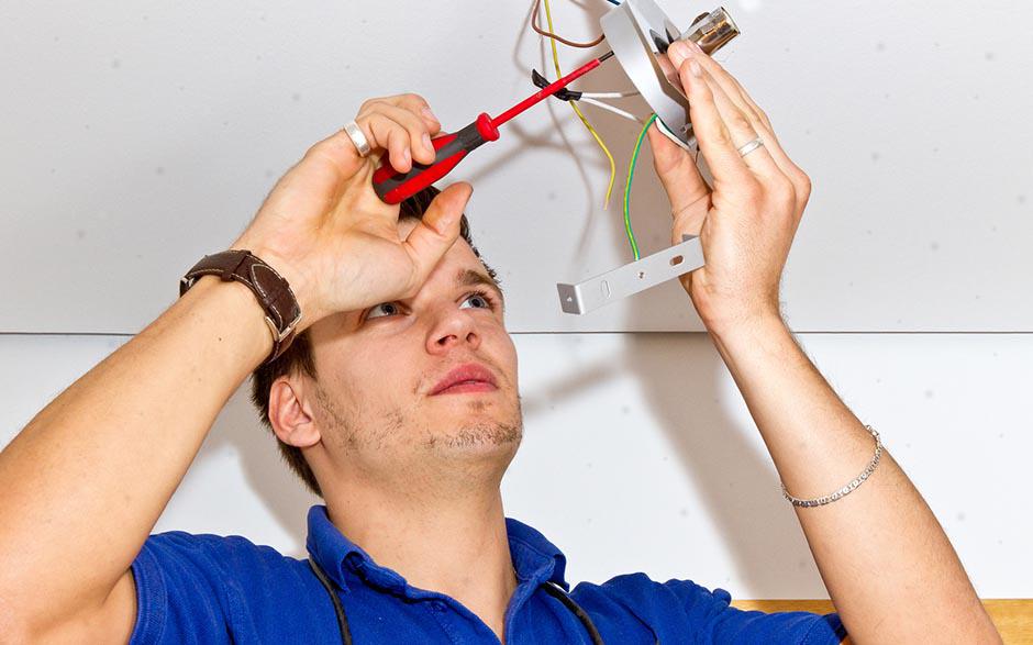 électricien dans le bâtiment Paris