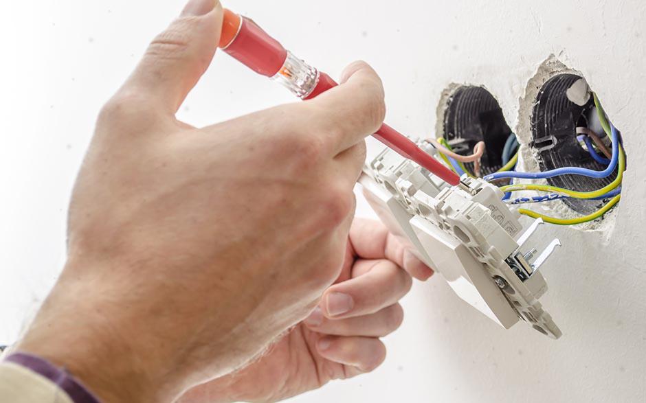 électricien dans le bâtiment Paris